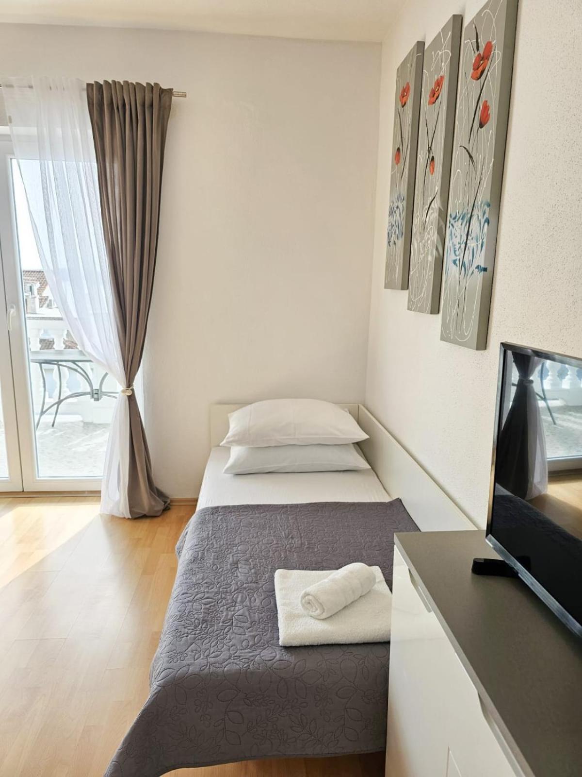 Apartments Karalic Ll Crikvenica Ngoại thất bức ảnh