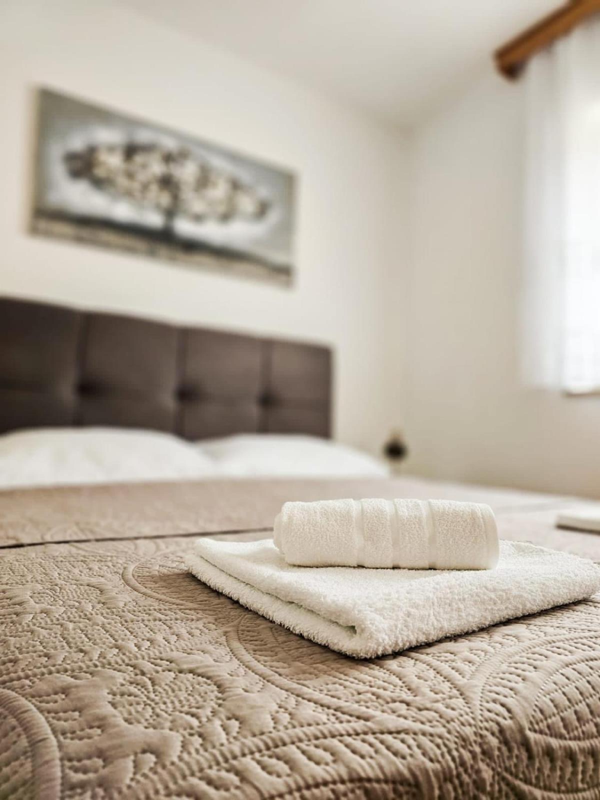 Apartments Karalic Ll Crikvenica Ngoại thất bức ảnh